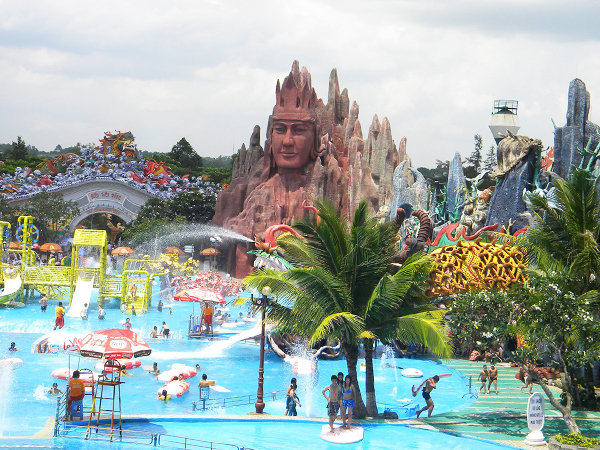 Suoi Tien Theme Park